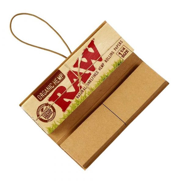 RAW Organic Rolling Papers Connoisseur 1 ¼ with Filter Tips